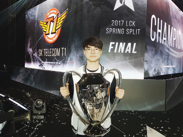 LoL : Faker dans un manuel scolaire chinois