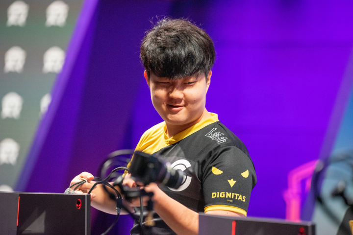 Huni resterait chez Dignitas pour 2,3 millions de dollars