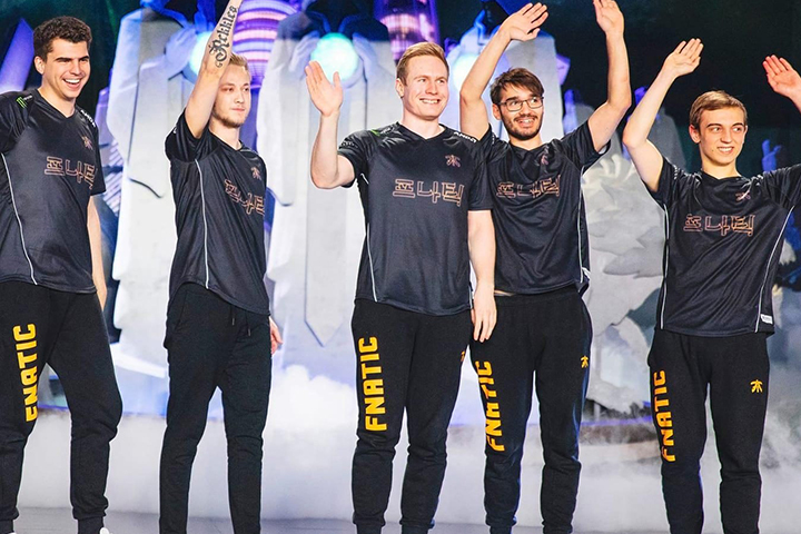 Worlds LoL 2018 : Fnatic s'impose sur Cloud9 en demi-finale