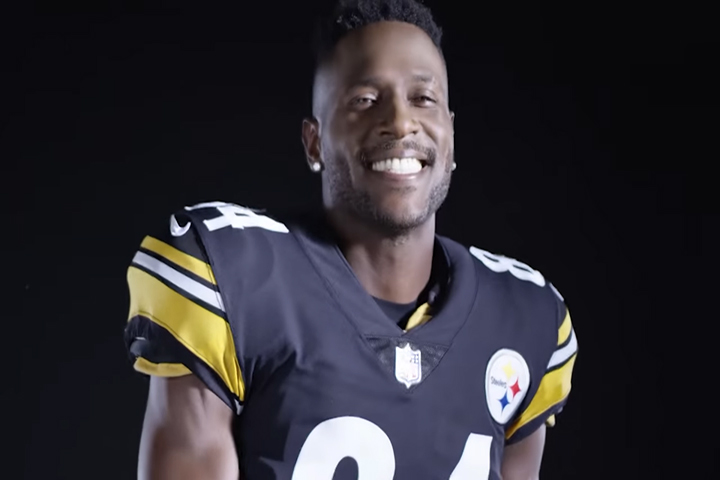 Antonio Brown en couverture