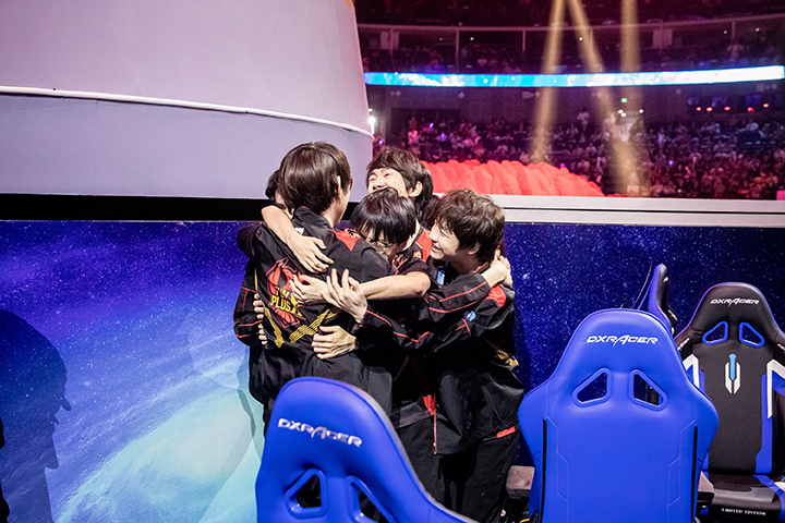 LoL : Qui est FunPlus Phoenix, l'équipe qui a remporté le summer split de la LPL ?