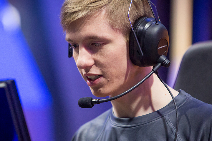 LoL : Froggen rejoint Origen