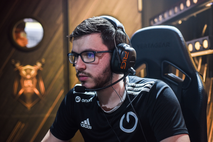 MCES fait tomber LDLC