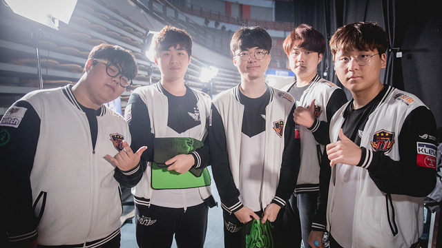 Résumé du huitième jour des groupes des Worlds