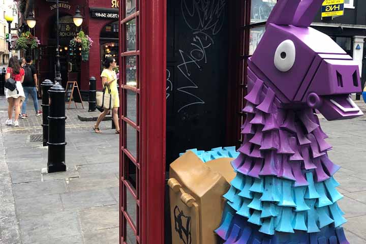 Fortnite : Des lamas dans des villes d'Europe comme Londres, Barcelone, Varsovie ou Cologne