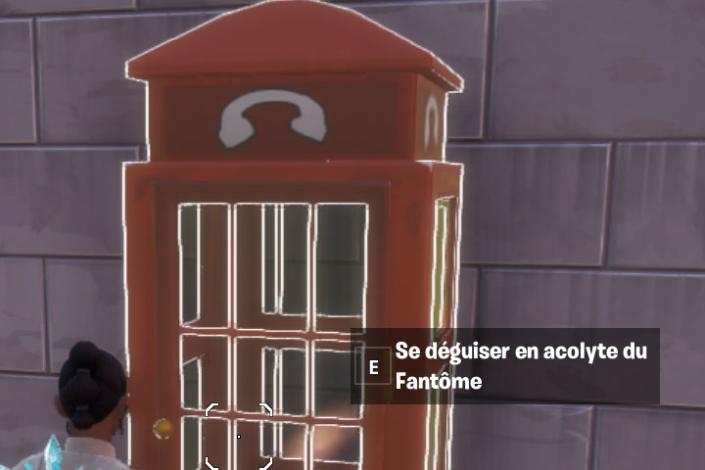 Défi : Se déguiser à l'intérieur d'une cabine téléphonique