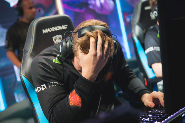 Pourquoi Fnatic a perdu contre IG ?