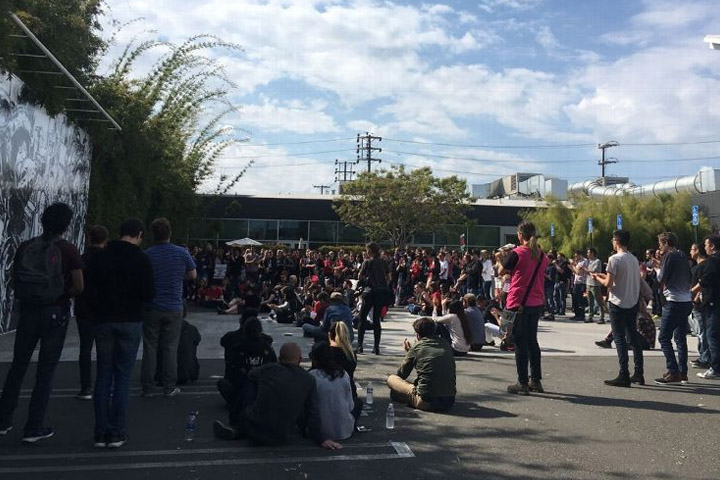 Des employés de Riot Games en grève