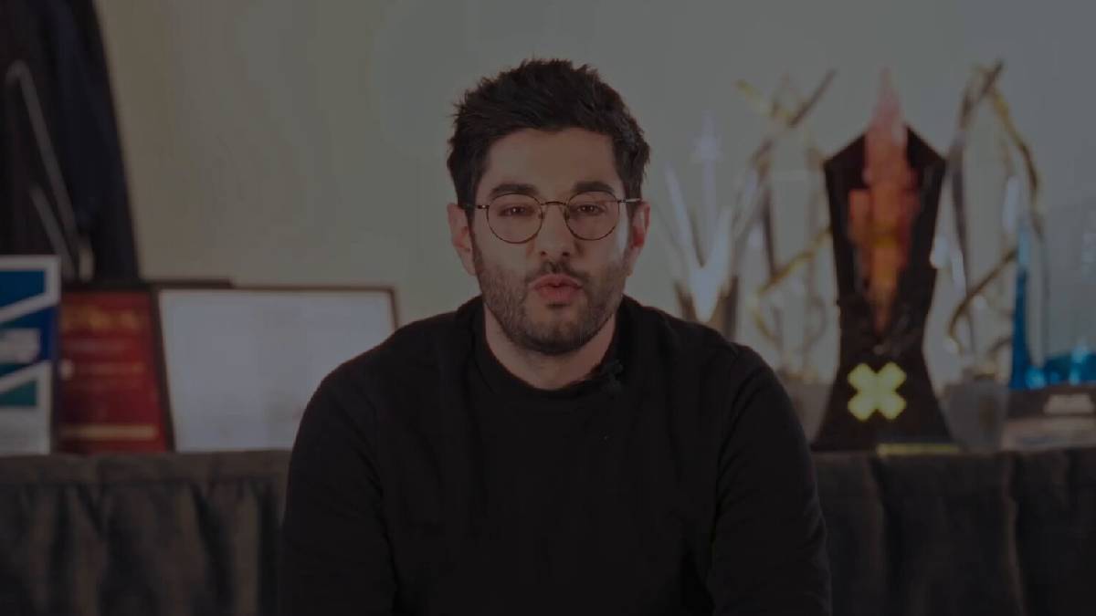 Arthur Perticoz, ex-CEO de la KCorp, contacté par un parti politique ? Il raconte l'anecdote en live sur Twitch